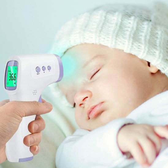 Thermometre frontale avec bebe qui s'endort